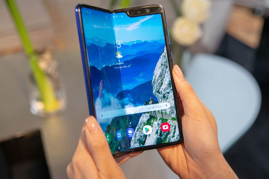 Apple is testing foldable iPhone, expected for September 2022 release.